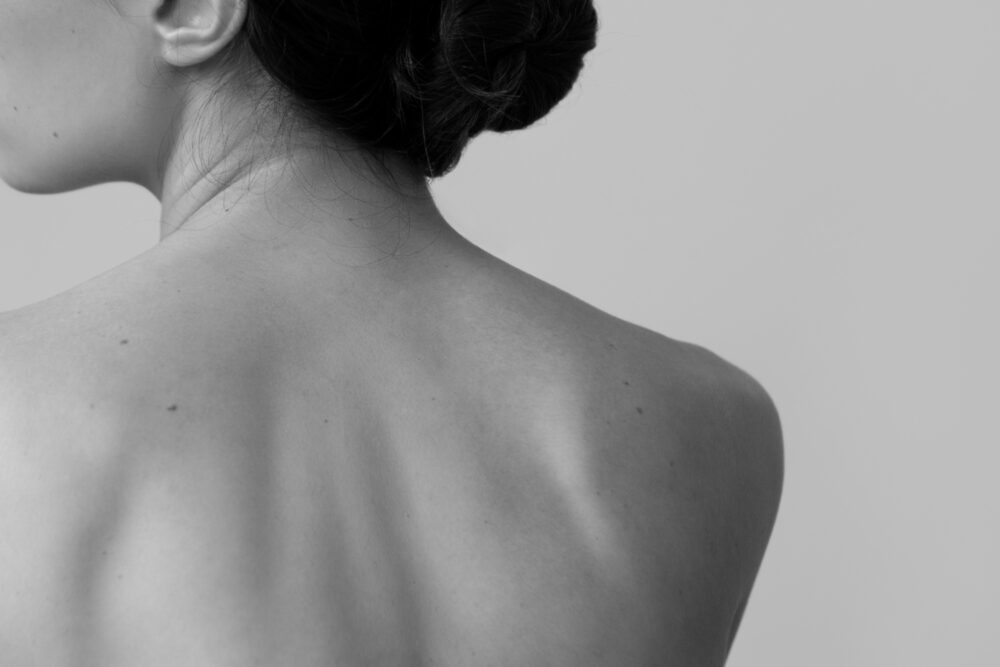 産後と首肩こりの関係性をプロが徹底解説