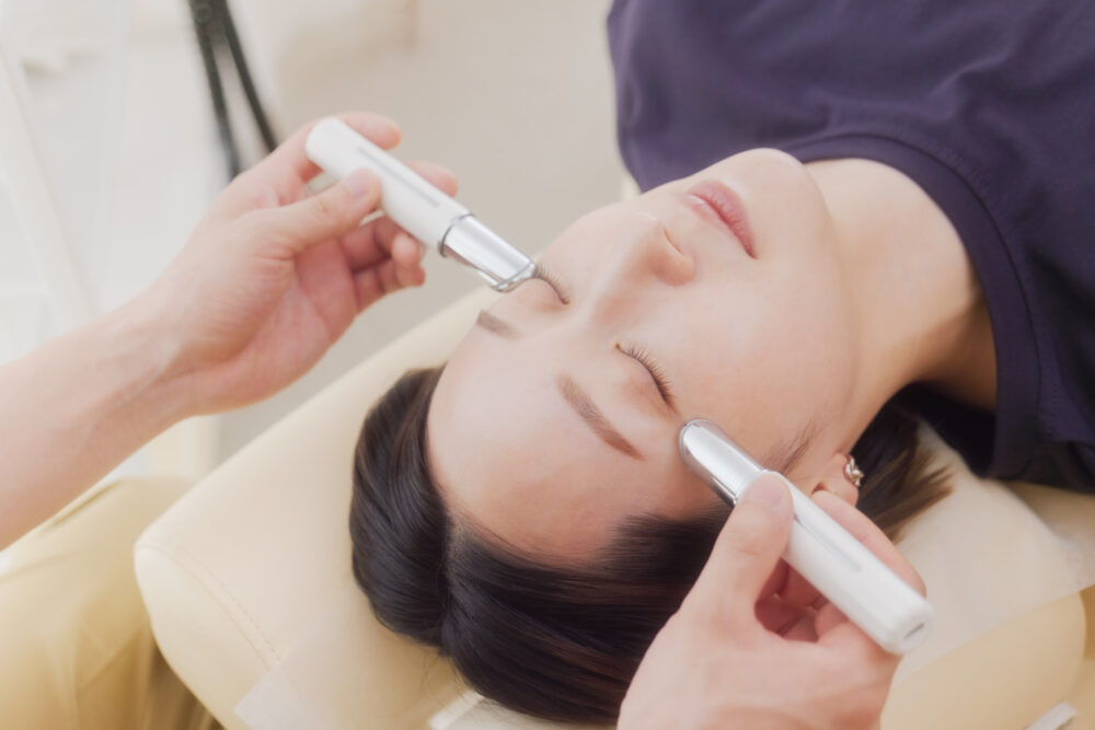 なぜ首こりは “気にするほど” 固まるのか ── 不安が作る防御反応