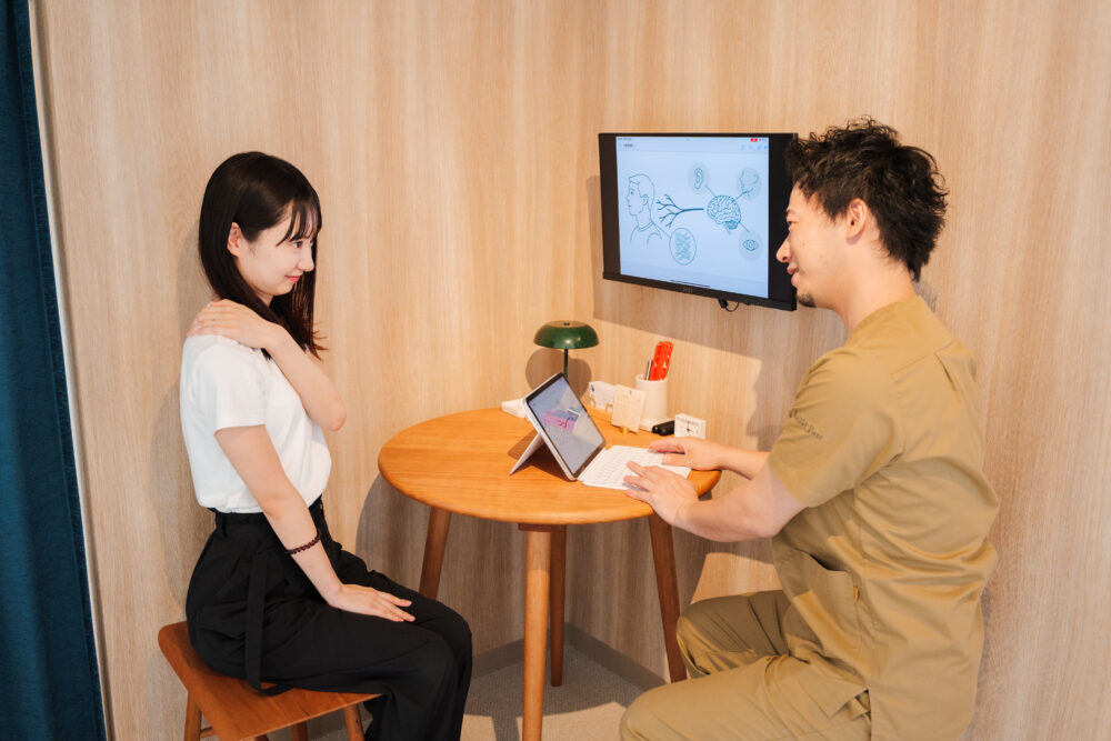 首肩こりと睡眠の関係性って?悪循環のメカニズムを徹底解説