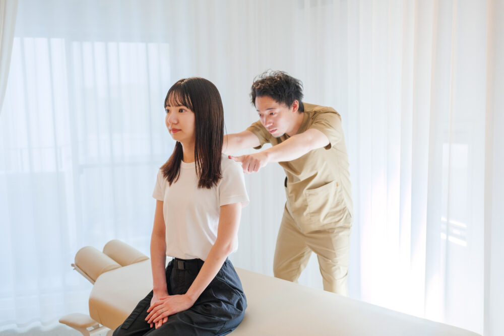 心のストレスが「姿勢」に出る?首肩こりのプロが徹底解説